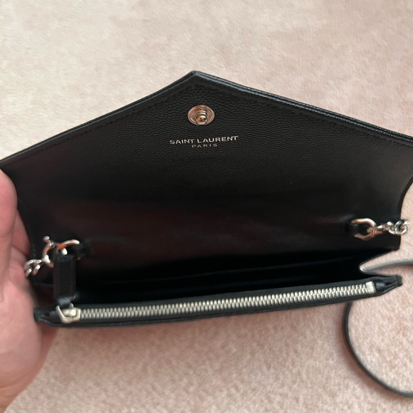 Authentic Saint Laurent wallet on chain - Picture 5 of 5